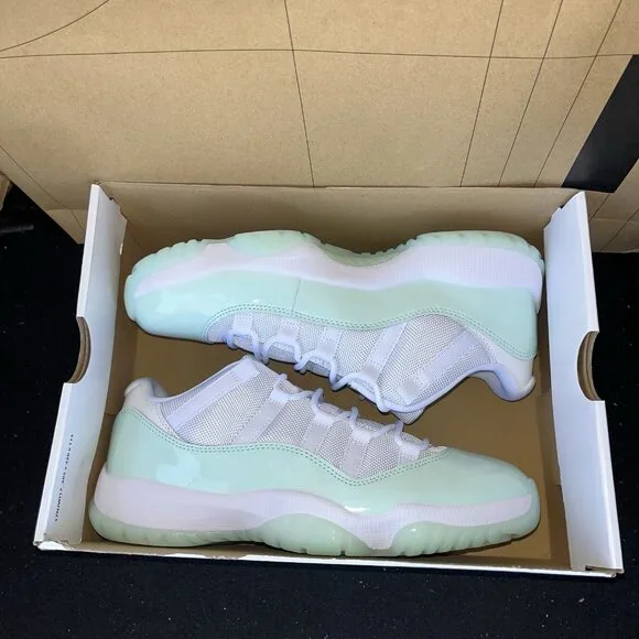 NEW Nike Air Jordan Retro 11 “Igloo” AH7860-103 Womens Size 9.5, Mens Size 8 - Picture 7 of 8